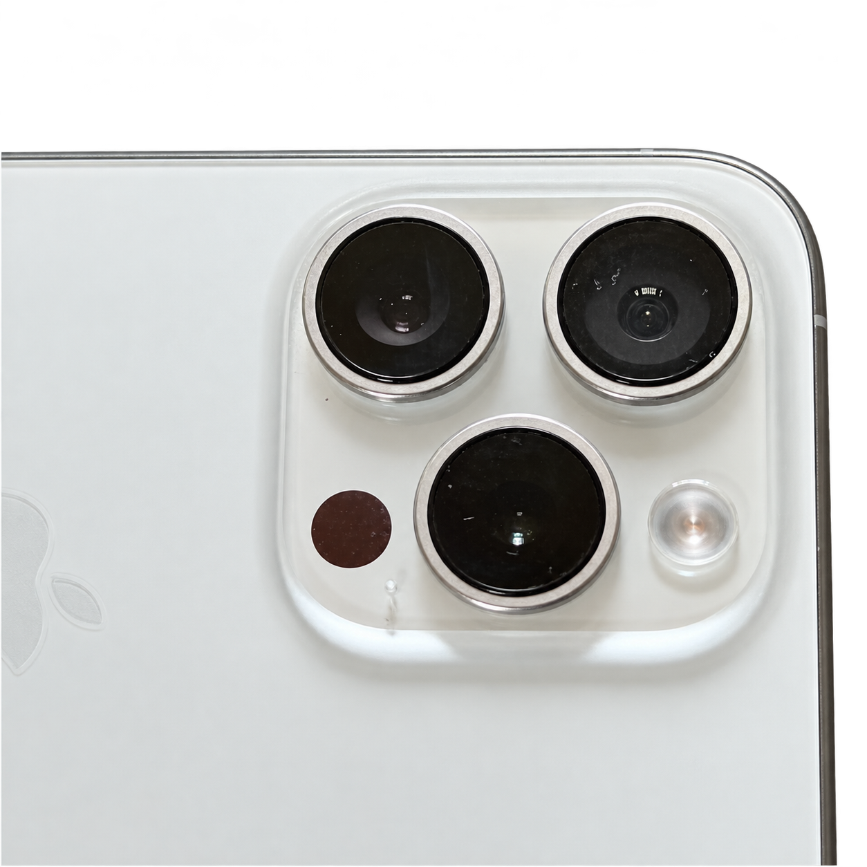 Bovenaanzicht van de camera's van de aangeboden iPhone 15 Pro